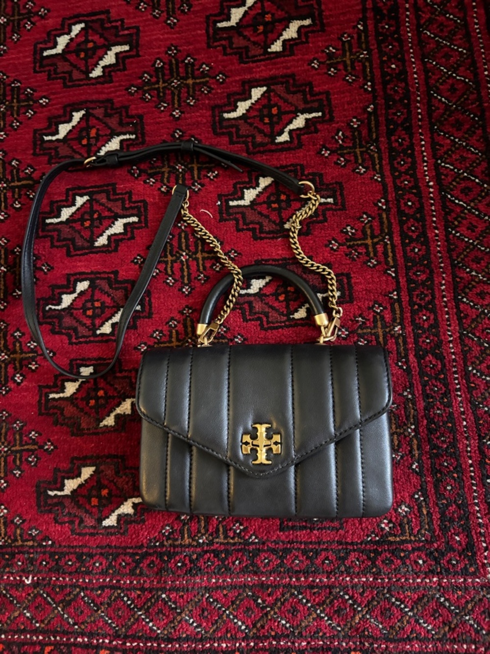 Like new Tory Burch, leather quilted Crossbody
